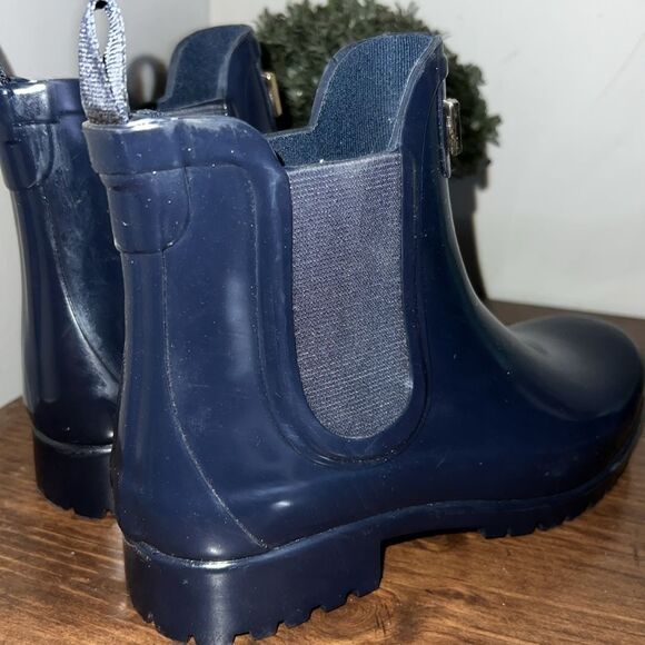 Michael Kors
Sidney Water-Resistant Pull-On Rain Booties 7 - Picture 4 of 9